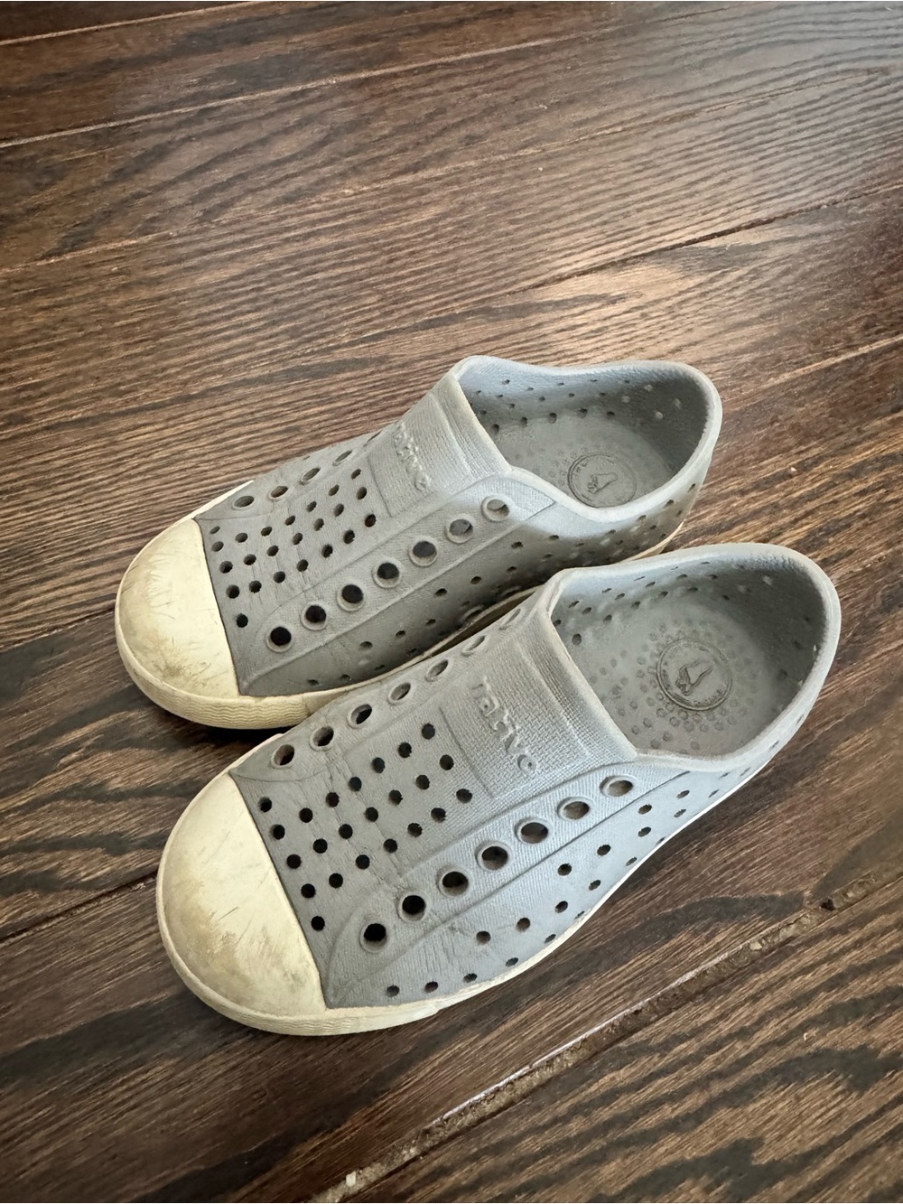 Native Jefferson - Light Gray - size 9